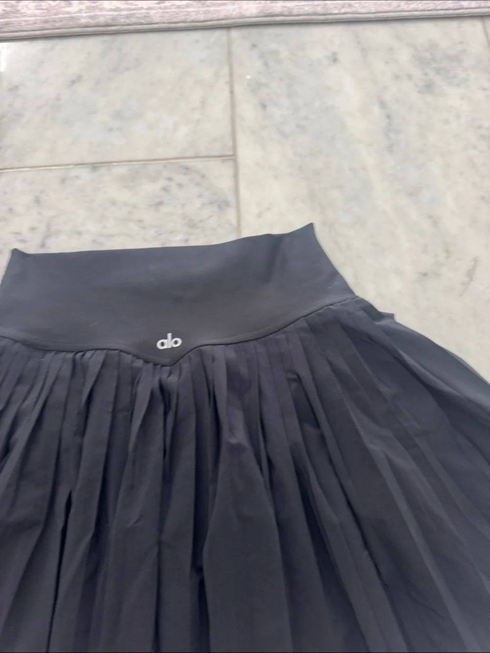 ALO Yoga black pleated